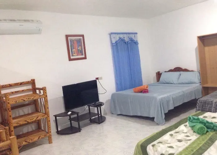 Susan's Seaview Resort